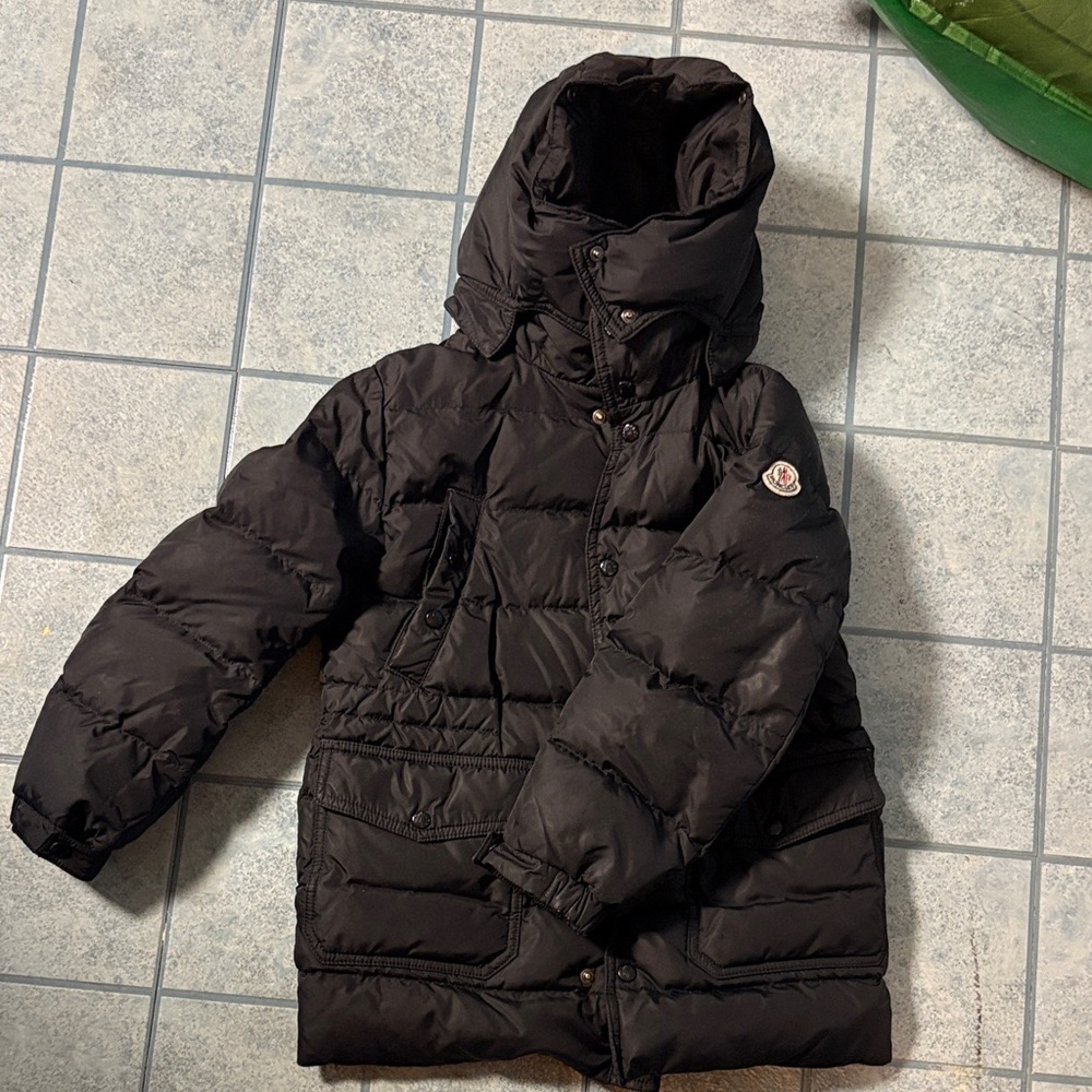 Moncler kids black puffer 6Y